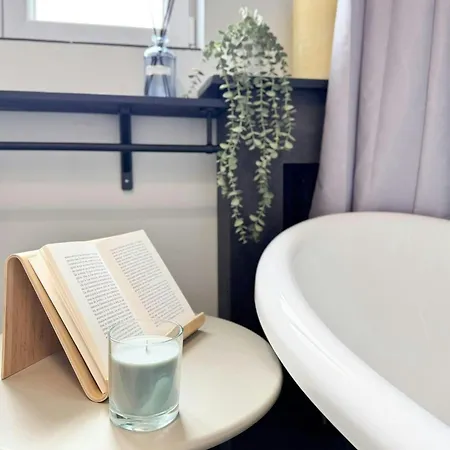 Apartment Library, 6 Personnes A Nemours