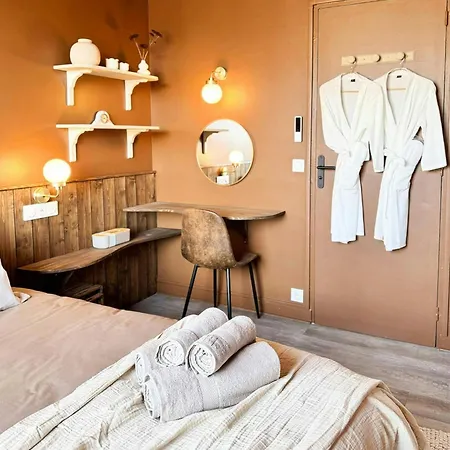Library, 6 Personnes A Apartment *